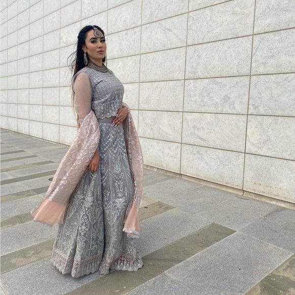 Indian/Pakistani Lehenga Choli - Picture 1 of 2
